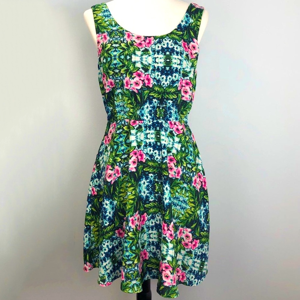 Forever 21 Contemporary Tropical Dress